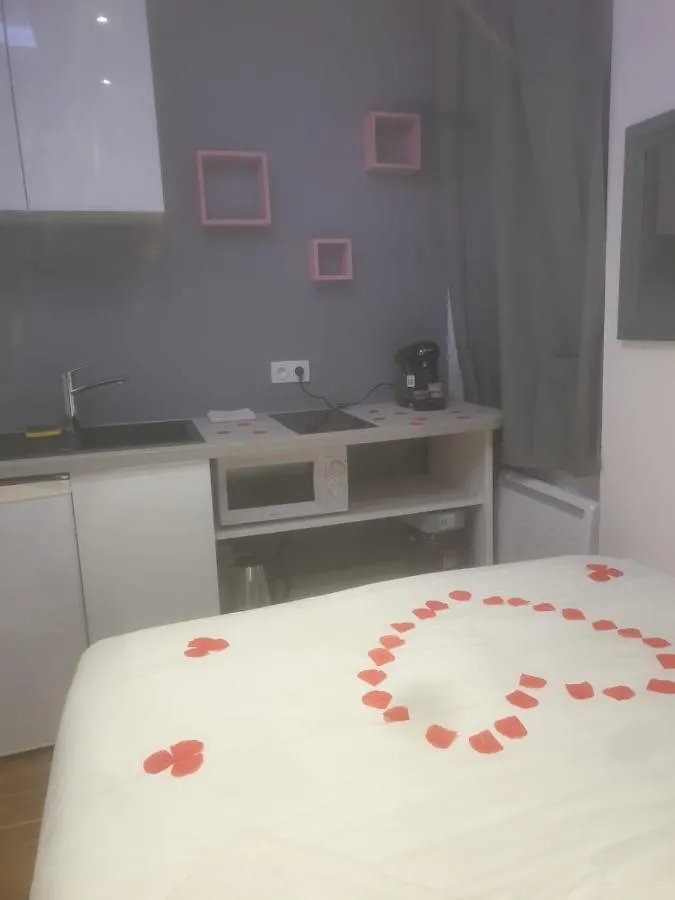 Spa Enzo Appartement Avec Jacuzzi Privatif Lyon